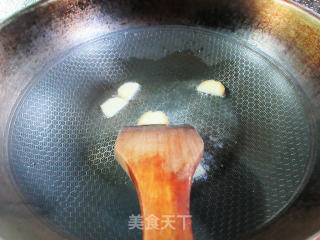 毛豆炒六月黄步骤5
