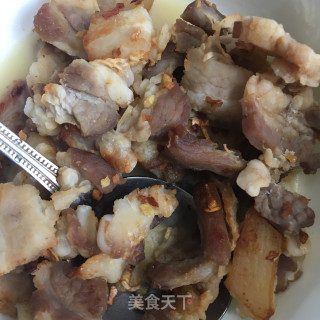五花肉炒毛豆萝卜干步骤3