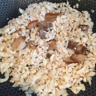 五花肉炒毛豆萝卜干步骤6