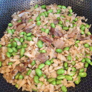 五花肉炒毛豆萝卜干步骤8