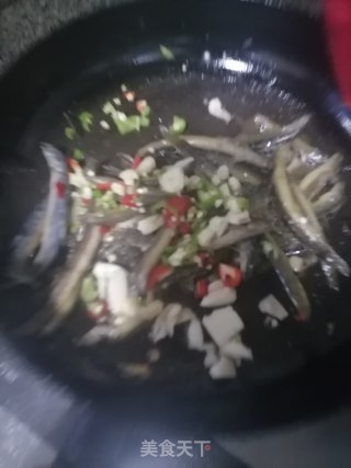 泥鳅烧荷包蛋步骤4
