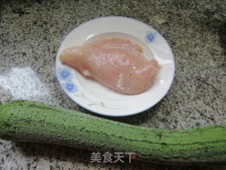 鸡胸肉炒丝瓜步骤1