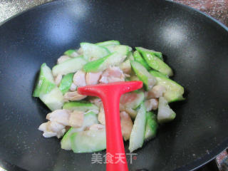 鸡胸肉炒丝瓜步骤11