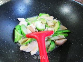 鸡胸肉炒丝瓜步骤14