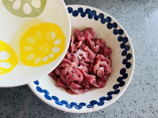 酱汁浓郁的京酱肉丝步骤4