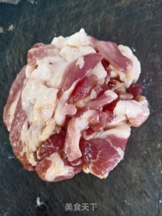 茭白炒肉步骤3