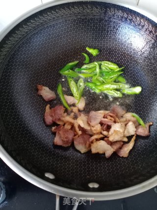 茭白炒肉步骤5