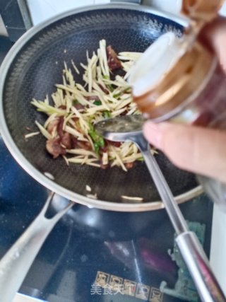 茭白炒肉步骤8