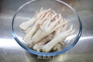 香辣卤鸡爪步骤1