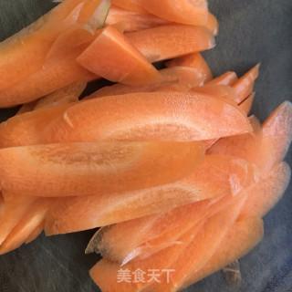 芹菜炒小木耳步骤3