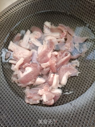 猪肉炒西芹步骤5