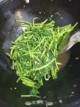 蒜末炒茼蒿步骤6
