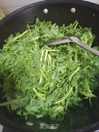 蒜末炒茼蒿步骤5
