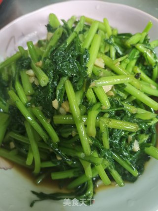 蒜末炒茼蒿步骤7