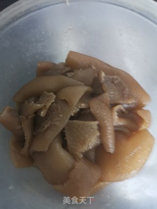 麻辣猪皮步骤1