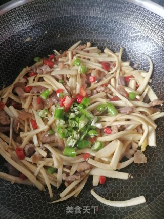 茭白炒肉片步骤6