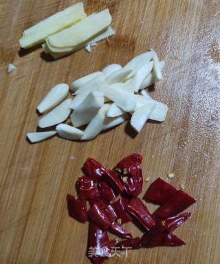 菜椒洋葱炒五花肉步骤2