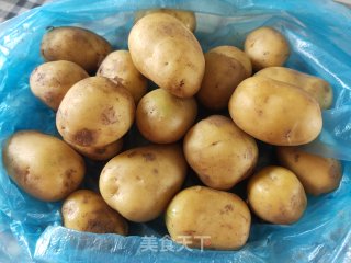 五花肉焖小土豆步骤4
