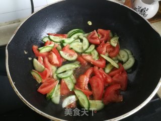 番茄黄瓜炒蛋步骤5