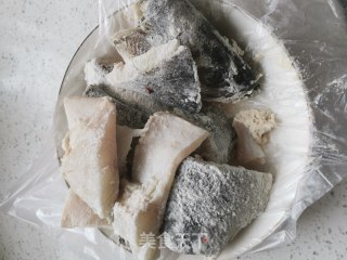酱烧鲈鱼步骤3