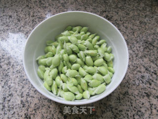 咸菜蘑菇炒毛豆步骤2