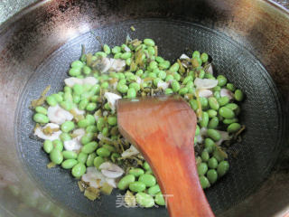 咸菜蘑菇炒毛豆步骤6