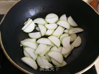 蛏子蒲瓜烧豆腐步骤3