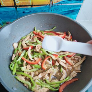 鸡胸肉炒辣椒步骤11