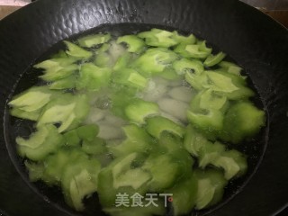 苦瓜炒山药步骤2