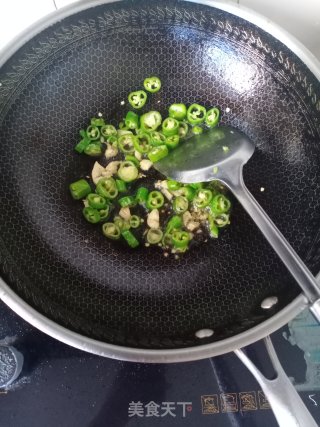 青椒炒粉肠步骤5
