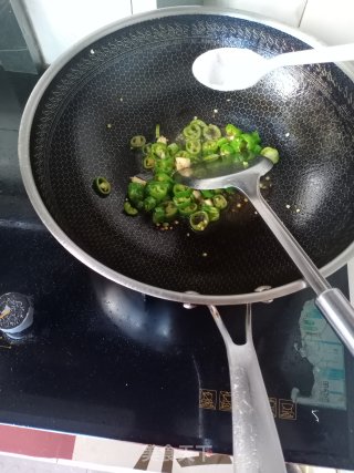 青椒炒粉肠步骤6