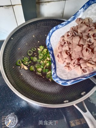 青椒炒粉肠步骤7