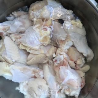 鹿茸菇炖鸡块步骤1