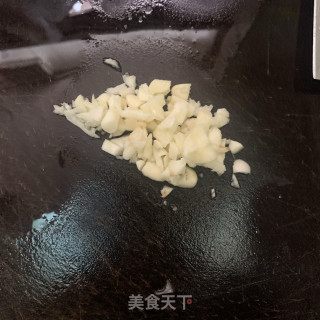 黄豆酱炒白茄瓜步骤3