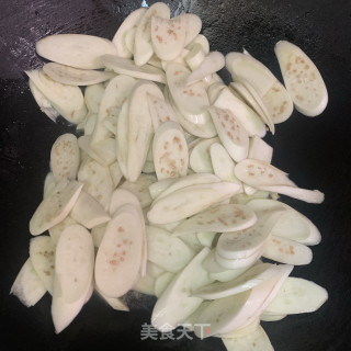黄豆酱炒白茄瓜步骤5