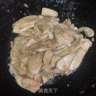 黄豆酱炒白茄瓜步骤8