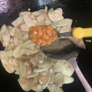 黄豆酱炒白茄瓜步骤7