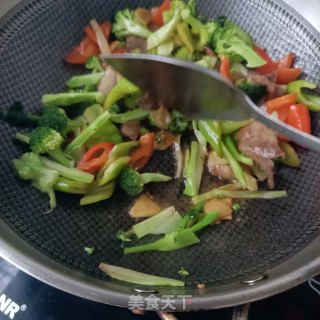 尖椒炒西兰花步骤14