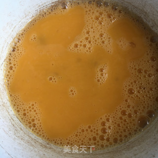 鸡蛋炒青椒胡萝卜丝步骤5