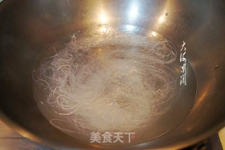 蒜蓉粉丝蒸大虾步骤3