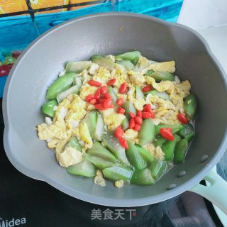 枸杞、丝瓜炒鸡蛋步骤8