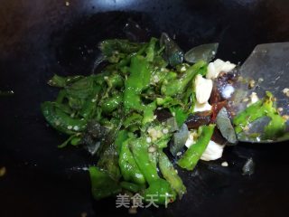 辣椒炒皮蛋步骤6