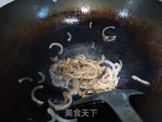 猪皮炒青红辣椒步骤1