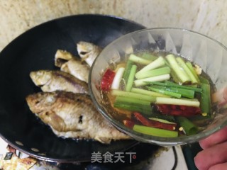 农家炖小杂鱼步骤4