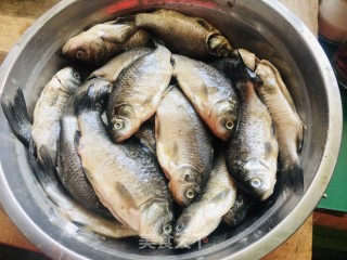 干炸小鲫鱼步骤4