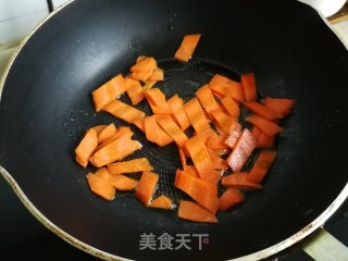 黄瓜炒胡萝卜步骤3