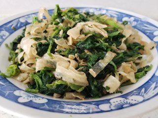 豆筋炒菠菜步骤5