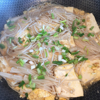 金针菇鸡蛋焖豆腐步骤12