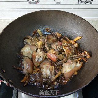猪脚炖鹿茸菇步骤9