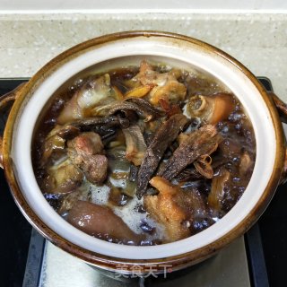 猪脚炖鹿茸菇步骤11